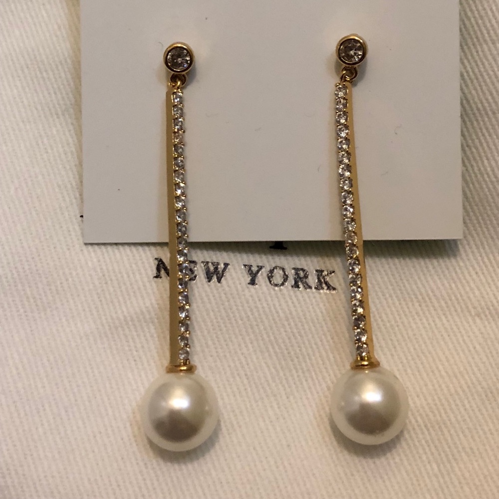 NWOT Kate Spade NY gold linear pearl earrings 💕💕